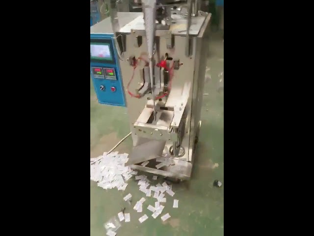 Čína dodávateľ Automatické vertikálne vankúš Pouch Chips kvapalina Snack baliace stroje